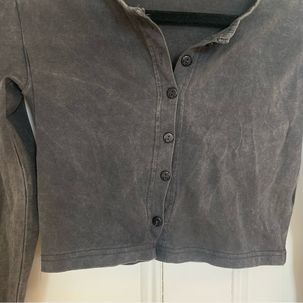 Missguided Mineral Wash Dark Gray Button Up Cropped Long Sleeve - Picture 15 of 16